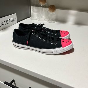 Converse Smiley Face size 10s